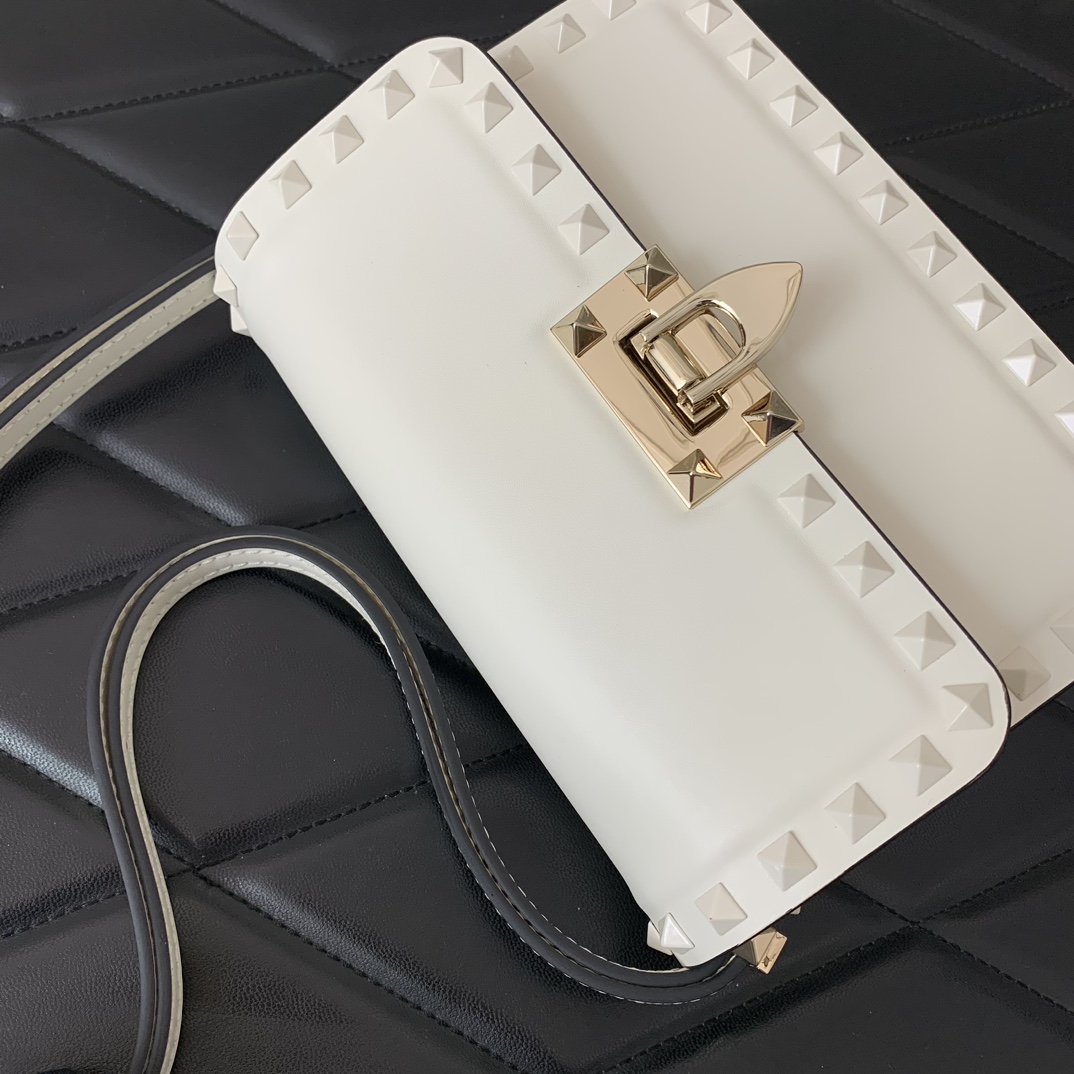 Valentino Garavani Rockstud Small Shoulder Bag in Ivory Smooth Leather